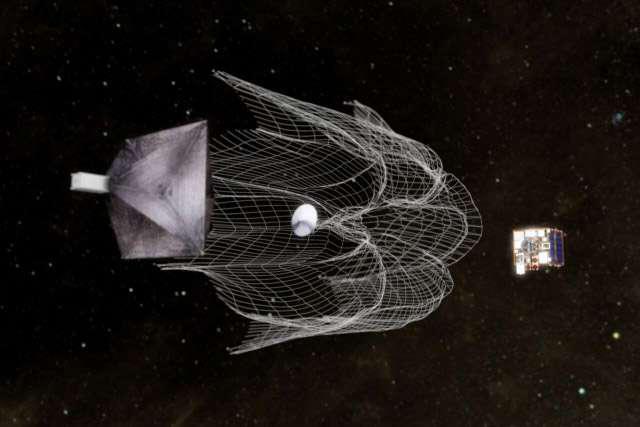 Le satellite RemoveDEBRIS, qui embarque la technologie Airbus d’élimination des déchets spatiaux, a été lancé depuis l’ISS